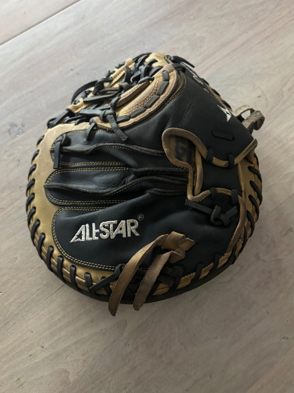 All Star THE DONUT™ - 33.5" TRAINING MITT SKU: CM1000TM